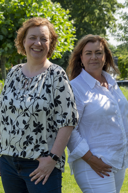 Gonda Neddermeijer en Caroline van den Hondel